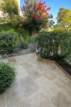 Property grounds - House on the banks of the Canal du Midi (Agen)