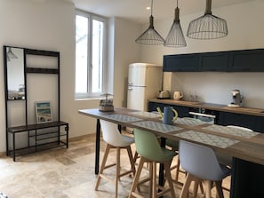 Microwave, oven, stovetop, dishwasher - House on the banks of the Canal du Midi (Agen)