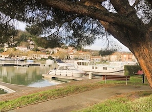Marina - House on the banks of the Canal du Midi (Agen)