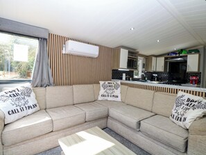 Cottage | Living area - Wild Duck Holiday Park (Great Yarmouth)