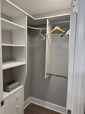 Interior - 10 min Walk to Mercedes-Benz Stadium -30+ Day Executive Rental - World Cup 2026 (Atlanta)