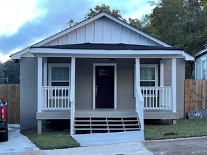 Exterior detail - 10 min Walk to Mercedes-Benz Stadium -30+ Day Executive Rental - World Cup 2026 (Atlanta)