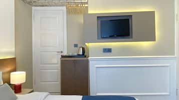 Bureau, espace de travail pour ordinateur portable, rideaux occultants