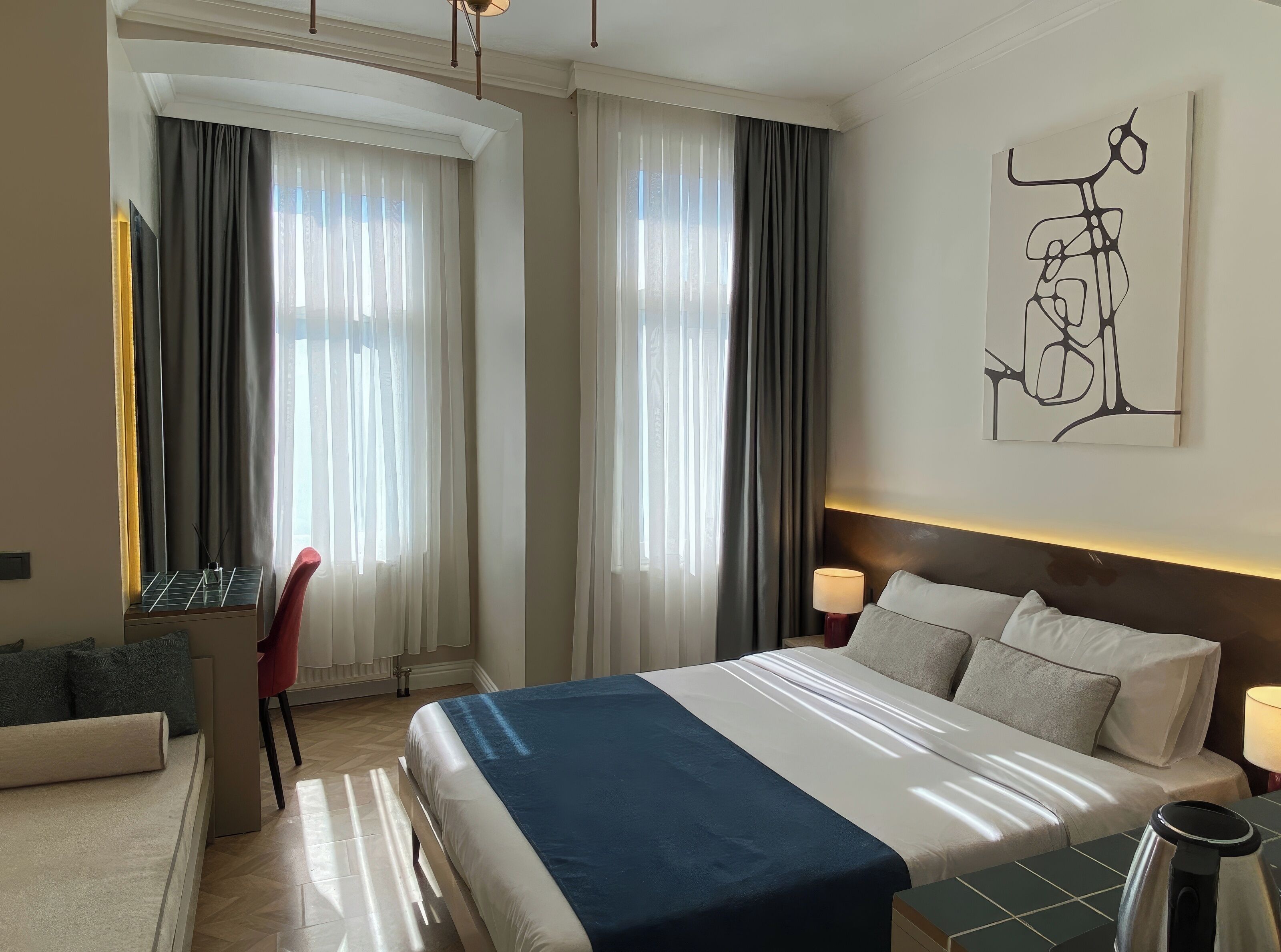 Deluxe Double Room | Desk, laptop workspace, blackout drapes, soundproofing