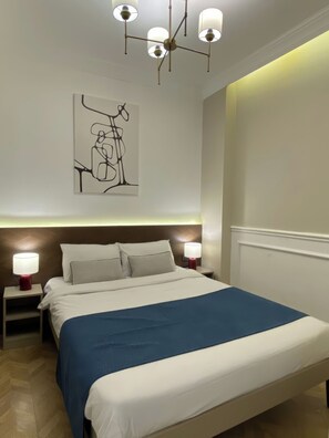Standard Double Room | Desk, laptop workspace, blackout drapes, soundproofing - Pera Standard Rooms (İstanbul)