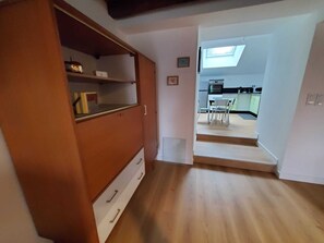 Mikrowelle, Ofen, Herdplatte, Geschirrspüler