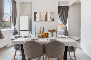 Dining - Contractor-ready home with fast WiFi, parking and easy access to Bury centre. (Bury)
