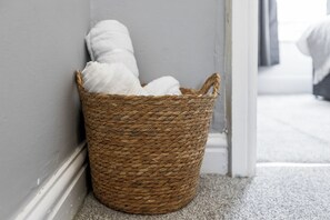 Interior detail - Contractor-ready home with fast WiFi, parking and easy access to Bury centre. (Bury)