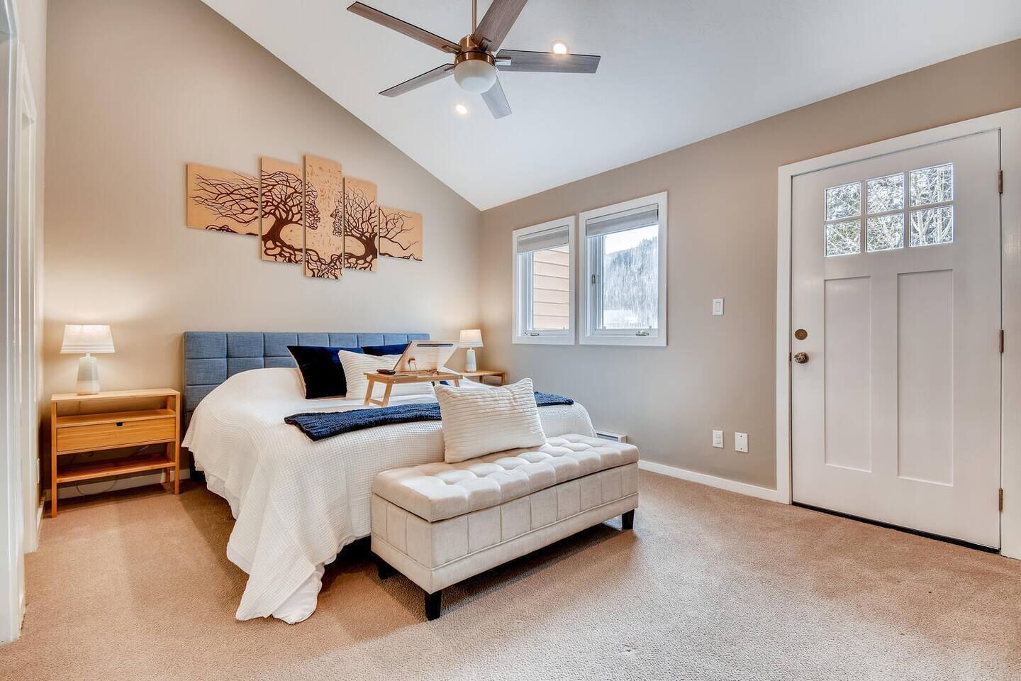 Tabla de planchar con plancha, cuna de viaje y wifi gratis 