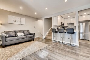 Interior - Frisco PRIME location to Main St | Steps to BUS (Frisco)