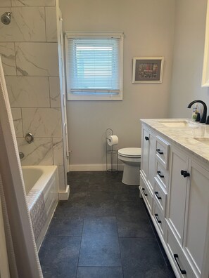 Shower, hair dryer, towels, soap - Webster Lake Front Cottage 5 Bdrms, 4 Baths, Large Deck & Dock, Fully Equipped (North Webster)
