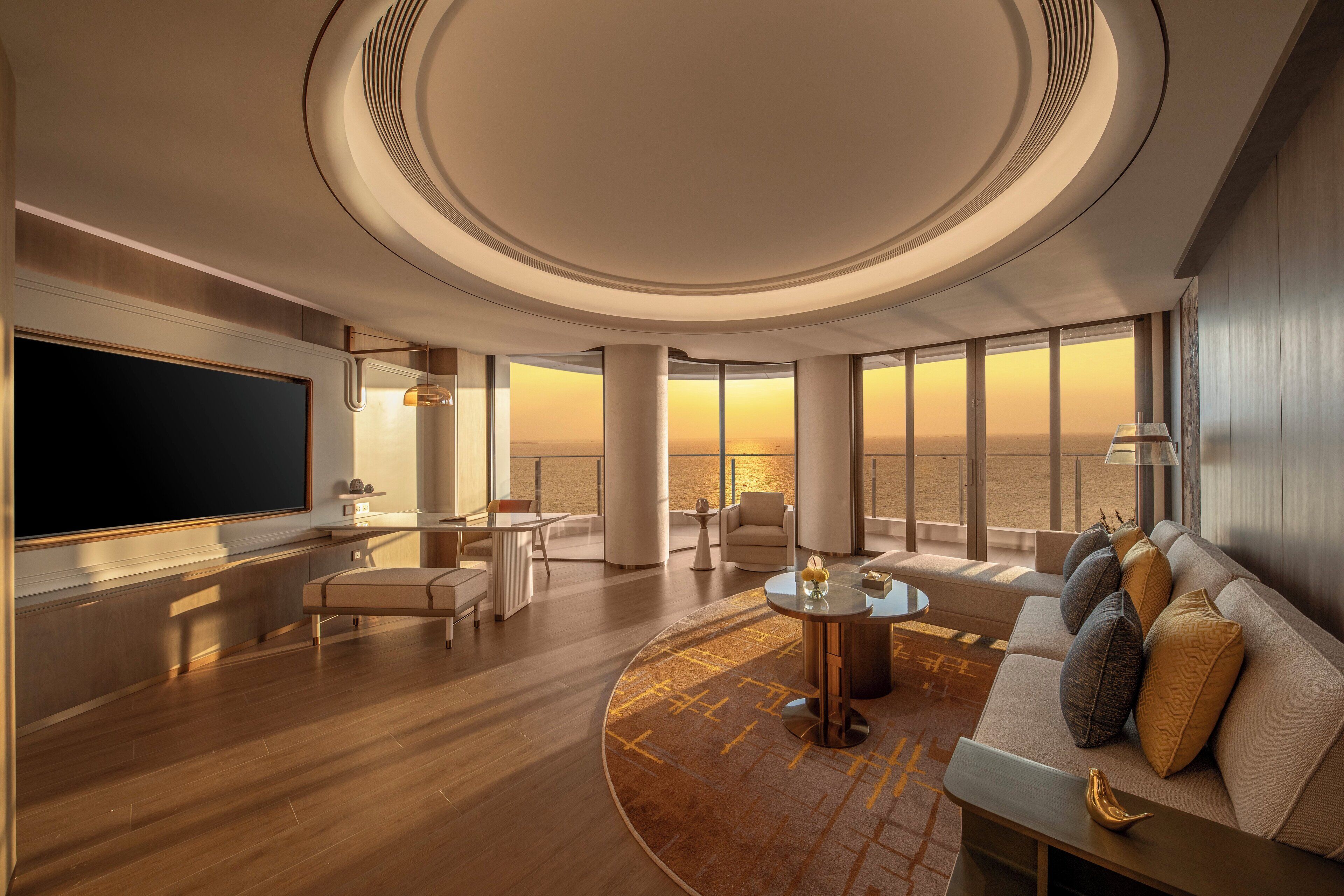 Suite, 1 Tempat Tidur Twin, pemandangan samudra (Panoramic) | Minibar, brankas, tirai kedap cahaya, dan setrika/meja setrika