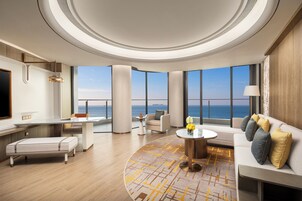 迷你吧、客房内保险箱、遮光窗帘、熨斗/熨  衣板