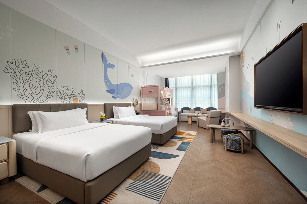 Grand Room, Multiple Beds (Kid Theme)