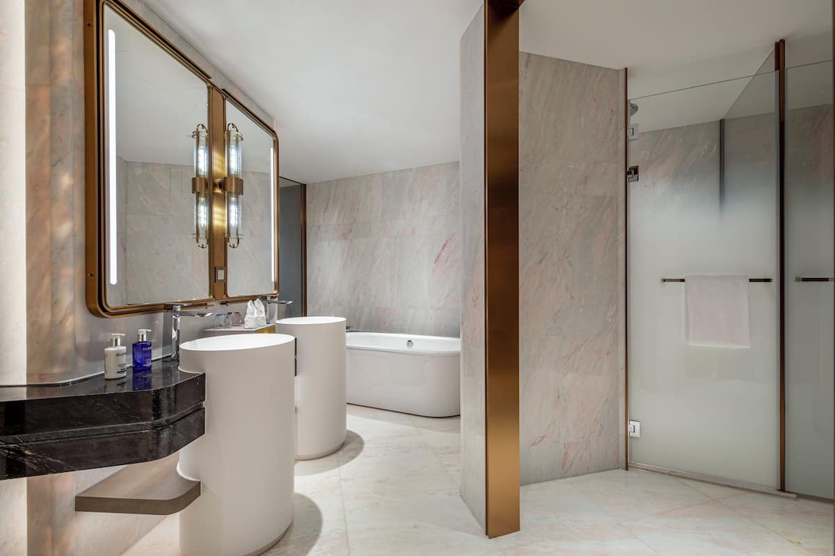 Grand Suite, Oceanfront (Haven) | Bathroom | Free toiletries, hair dryer, bathrobes, slippers