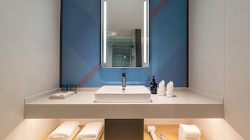 1 King Standard | Bathroom | Shower, designer toiletries, hair dryer, slippers