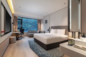 1 King Standard With Single Sofa Bed