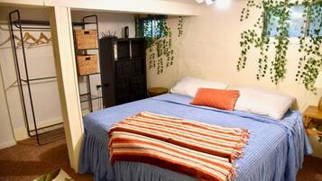 2 bedrooms, internet, bed sheets