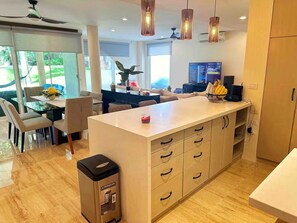 Dining - Deluxe Modern Condo, with Cenote on Site.
24/7 security
5' walk to beach (Playa del Carmen)