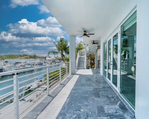Terrace/patio - ISLAND DREAM- Fantastic 5-bedroom house with dockage in peaceful Islamorada. (Islamorada)