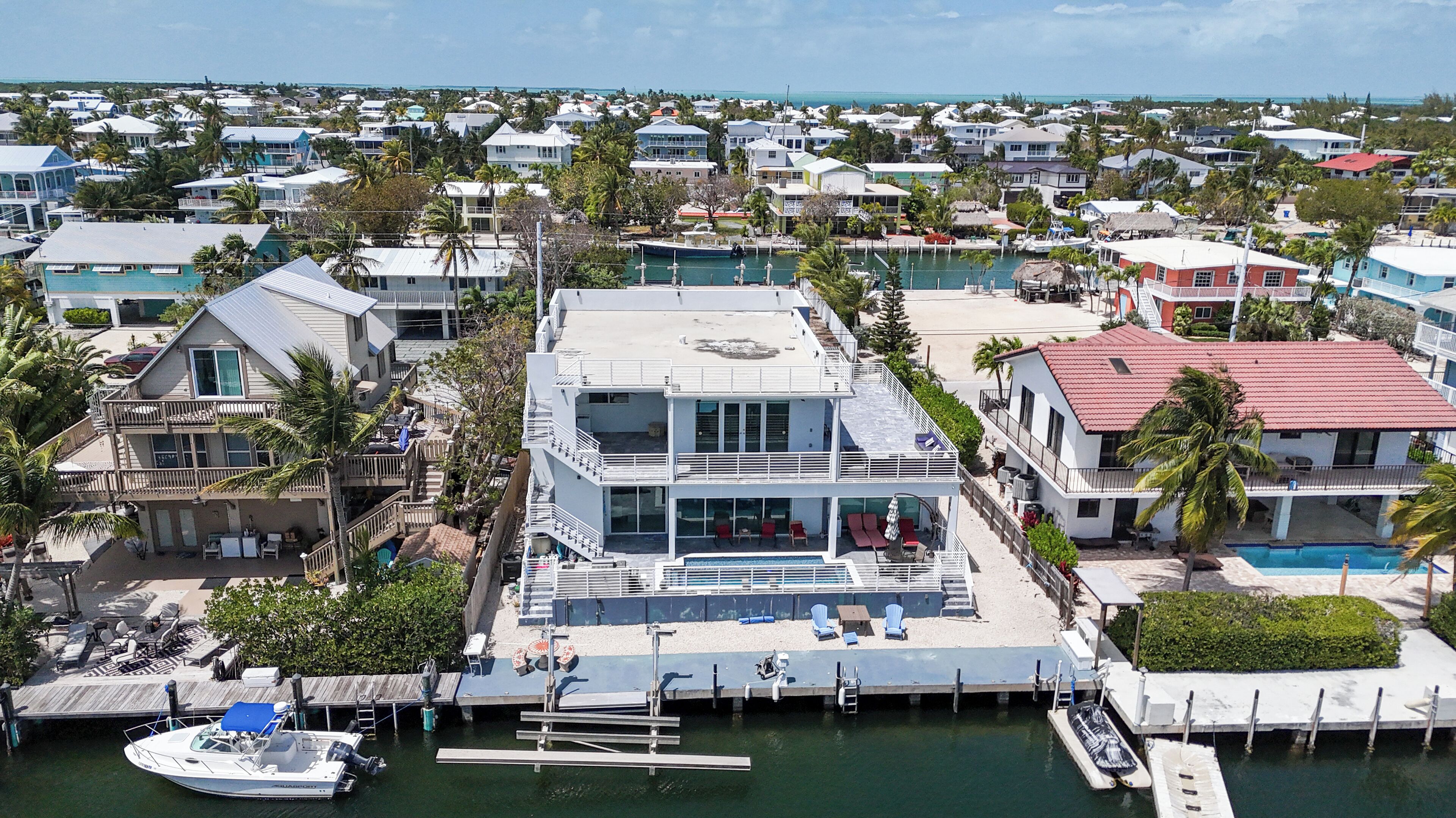 المنشأة من الخارج