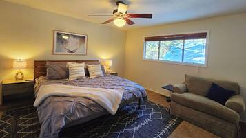 4 bedrooms, iron/ironing board, free WiFi, bed sheets