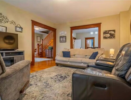 Cozy Porch, Walk to Missouri Star, Family Games