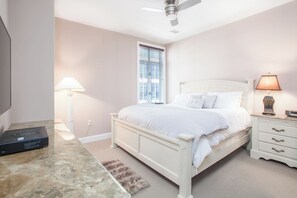 The most comfortable king-size bed you've ever laid on! - High Rise 5* | Pool & Gym | Inspiring City Views (Charlotte)