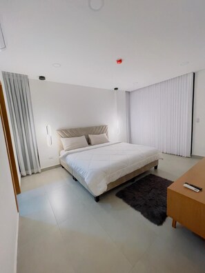 3 bedrooms, iron/ironing board, free WiFi, bed sheets - Modern Isla Mocoli Retreat. Cinema, Pool & Gym (Samborondón)