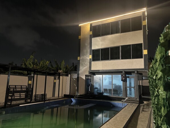 Deluxe Double Room Single Use, Balcony, Pool View | Pool | 2 outdoor pools - Northwold Hotel-Pokuase Interchange ACC (Kwabenya)