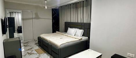 Deluxe Double Room Single Use, Balcony, Pool View | Iron/ironing board, free WiFi