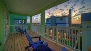 House (5 Bedrooms) | Interior - Oceanview Balcony, Private Apartment & Short Walk to Beach Beachview 54 y Avantstay (Port Aransas)