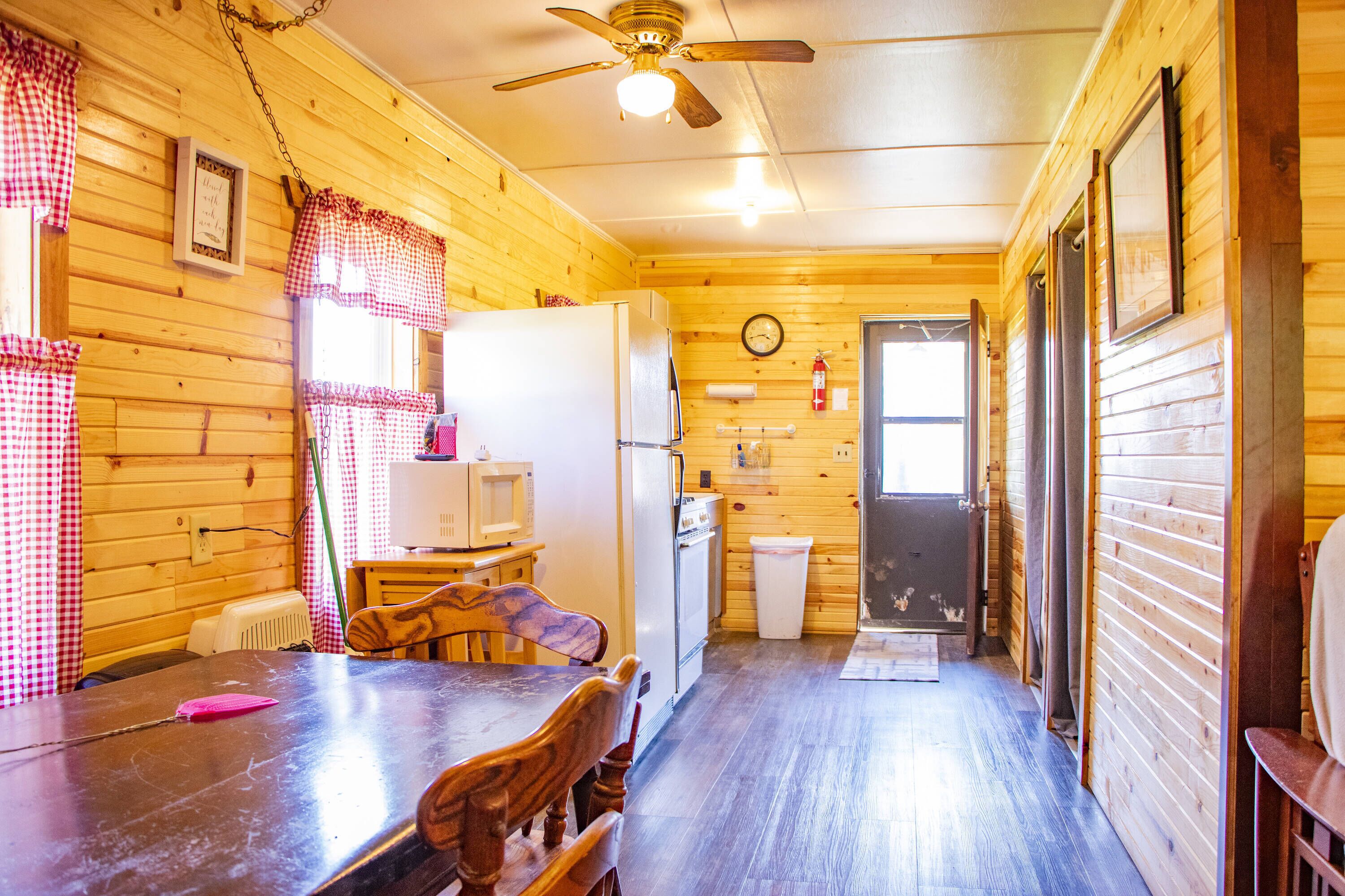 Cabin, Partial Lake View | Dining