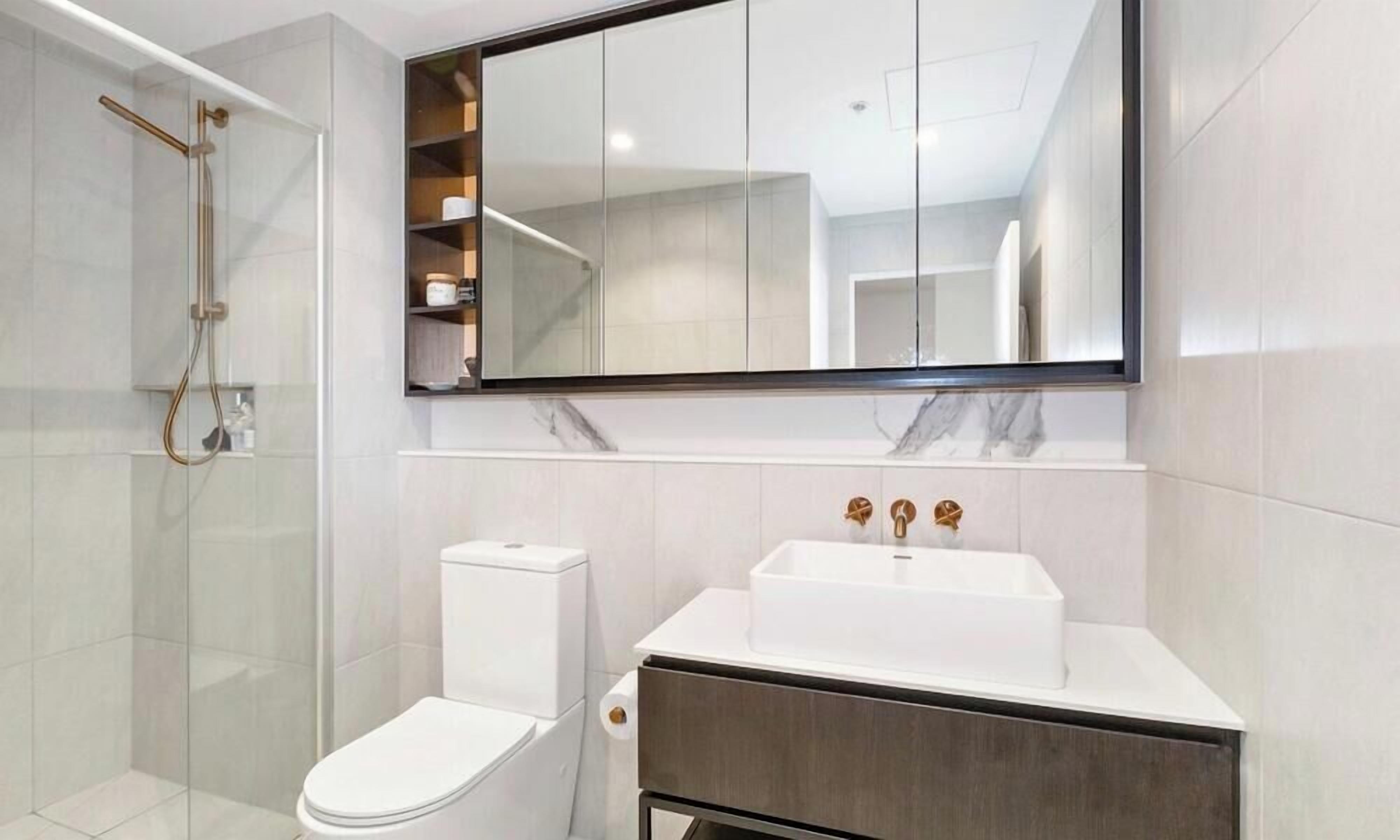 Shower, towels, toilet paper