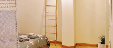 Bügeleisen/Bügelbrett, WLAN, Bettwäsche