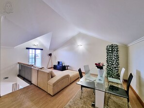 Living area - Dª Xica Holidays, from the sea to the mountains: Golf, beach, swimming pools and aquapark just 5 minutes away. (Santa Cruz)
