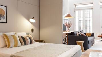 Iron/ironing board, Internet, bed sheets