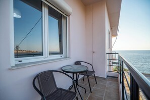 Outdoor dining - SEA GEM APARTMETS steps from the sand (Chania)