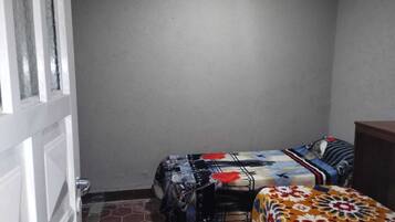 Acceso a internet y ropa de cama