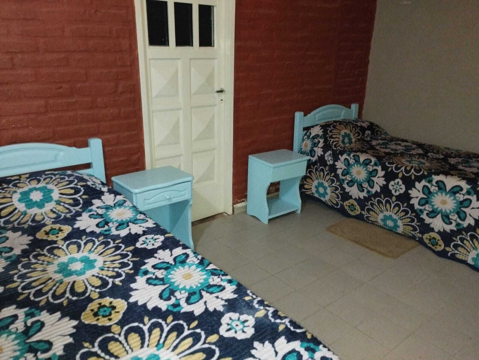 Acceso a internet y ropa de cama 