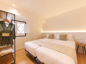 3 bedrooms, iron/ironing board, Internet, bed sheets - Santa Clara Penthouse 1 - Apartment Girona | Bravissimo (Girona)