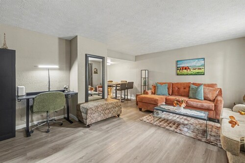 Stylish Condo Minutes from FSU and Downtown