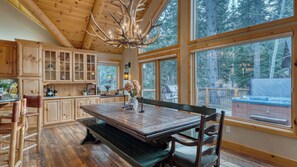 House (4 Bedrooms) | Interior - Truckee Mountain Cabin With Hot Tub + Game Room + Forest Views Gray Wolf Lodge by Avantstay (Truckee)