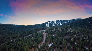 House (4 Bedrooms) | Interior - Truckee Mountain Cabin With Hot Tub + Game Room + Forest Views Gray Wolf Lodge by Avantstay (Truckee)