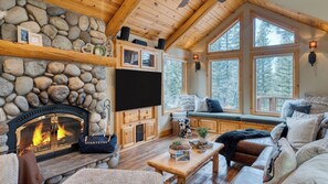 House (4 Bedrooms) | Interior - Truckee Mountain Cabin With Hot Tub + Game Room + Forest Views Gray Wolf Lodge by Avantstay (Truckee)