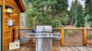House (4 Bedrooms) | Interior - Truckee Mountain Cabin With Hot Tub + Game Room + Forest Views Gray Wolf Lodge by Avantstay (Truckee)