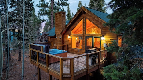Truckee Mountain Cabin With Hot Tub + Game Room + Forest Views Gray Wolf Lodge by Avantstay