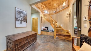 House (4 Bedrooms) | Interior - Truckee Mountain Cabin With Hot Tub + Game Room + Forest Views Gray Wolf Lodge by Avantstay (Truckee)