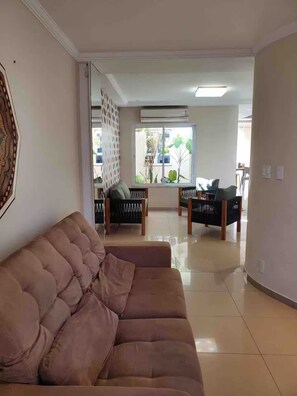 Living area - Entire home in Niterói, Brazil (Niterói)