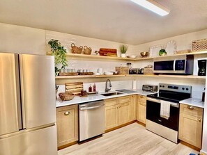 Private kitchen - Luxury near Disney II Townhome 4 Bed/ 3 baths (Kissimmee)